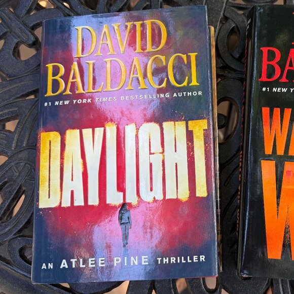 David Baldacci Hardback Book Bundle – Walk the Wire & Daylight - Picture 2 of 11